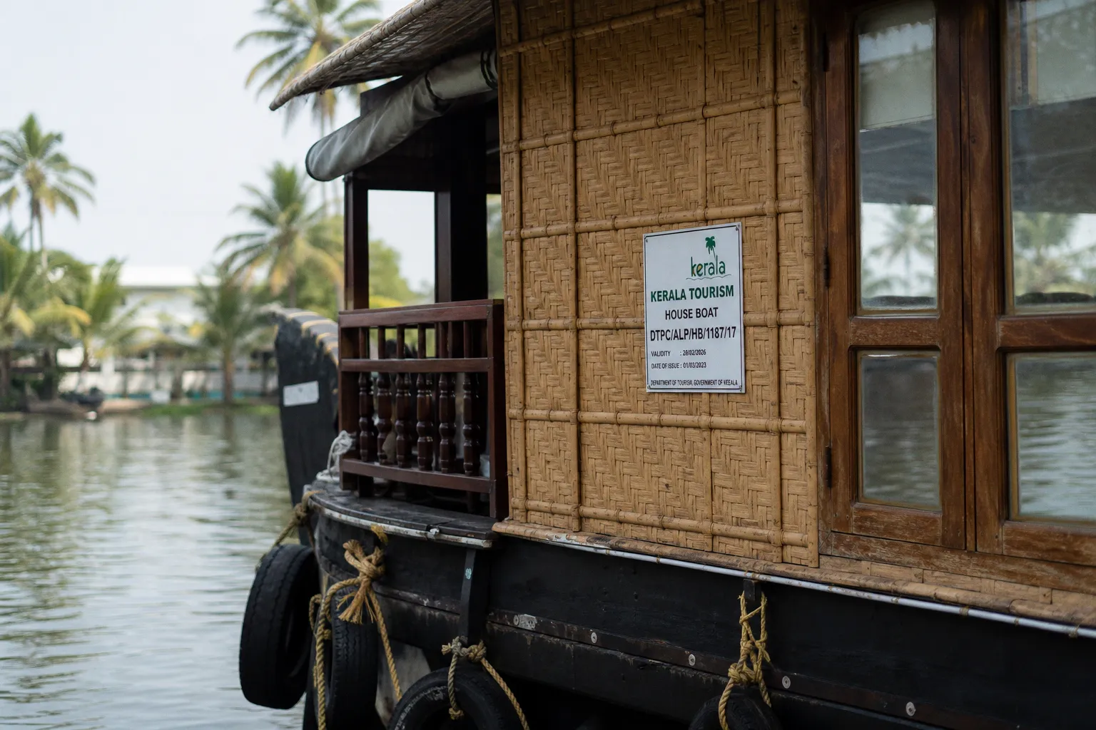 Compare Kerala Houseboat Packages in Alleppey