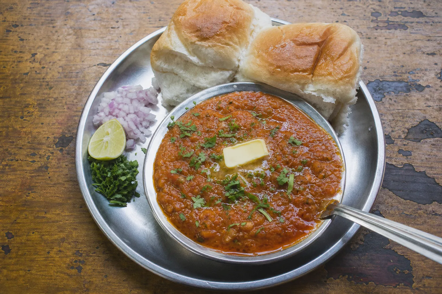 Indian street food in Mumbai: a quick 5-minute guide